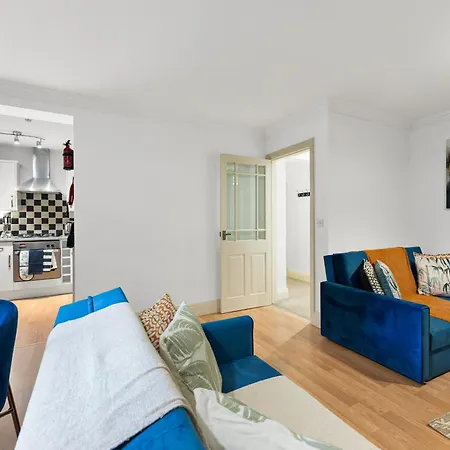 Secret Abode In Apartment *