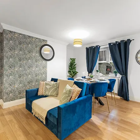 Secret Abode In Apartment *