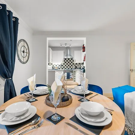 Secret Abode In Apartment *